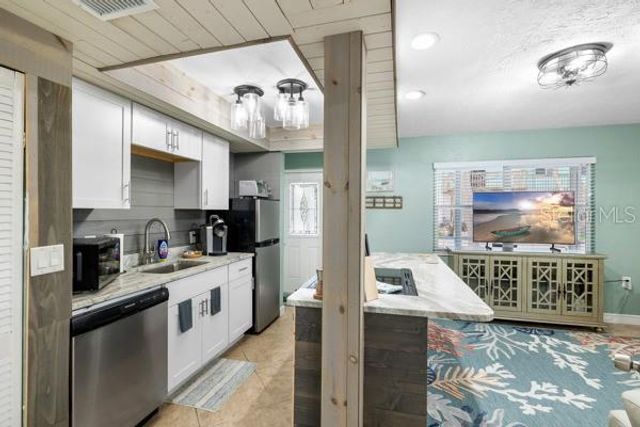 5043 N BEACH ROAD, Englewood, FL 34223