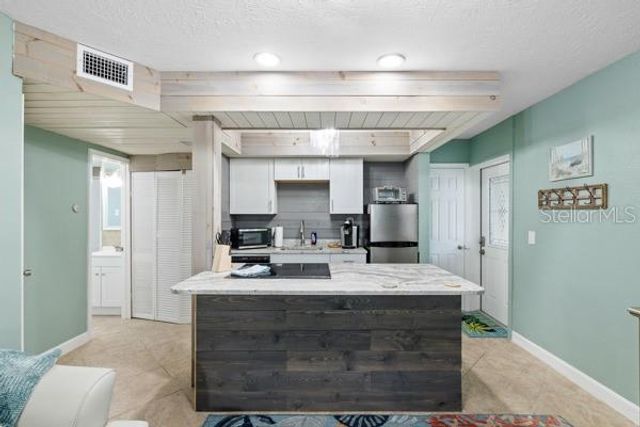 5043 N BEACH ROAD, Englewood, FL 34223