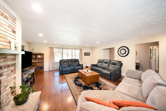 6109 Saline-Waterworks Road, Saline, MI 48176