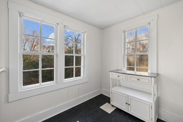 106 Cedar St, Dover, TN 37058