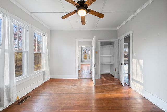 106 Cedar St, Dover, TN 37058