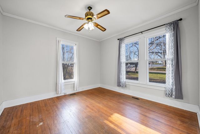 106 Cedar St, Dover, TN 37058