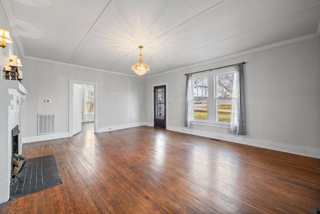 106 Cedar St, Dover, TN 37058