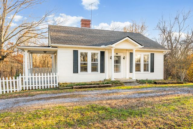 106 Cedar St, Dover, TN 37058