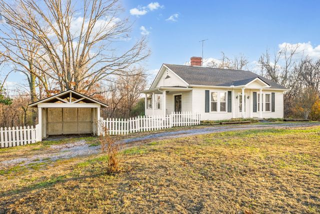 106 Cedar St, Dover, TN 37058