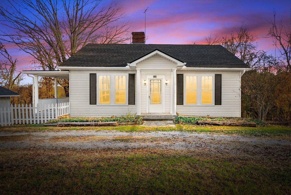 106 Cedar St, Dover, TN 37058
