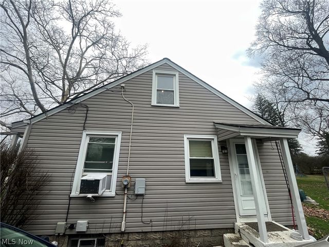 625 Meadowbrook Avenue SE, Warren, OH 44484