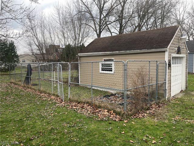 625 Meadowbrook Avenue SE, Warren, OH 44484