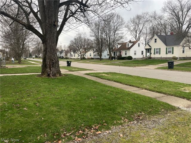 625 Meadowbrook Avenue SE, Warren, OH 44484