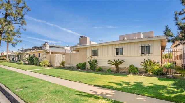 10634 Crenshaw Blvd, Inglewood, CA 90303
