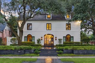 2249 Pelham Drive, Houston, TX 77019