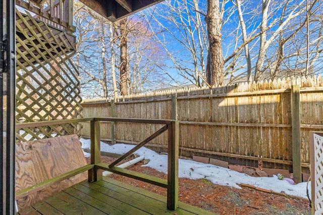 405 Village Dr 405, Bourne, MA 02532