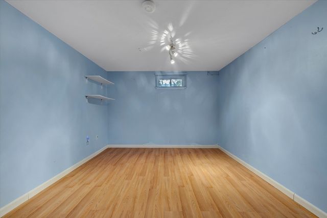 405 Village Dr 405, Bourne, MA 02532