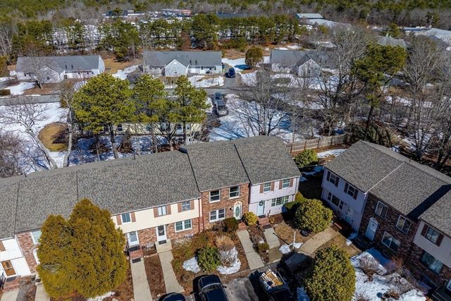 405 Village Dr 405, Bourne, MA 02532