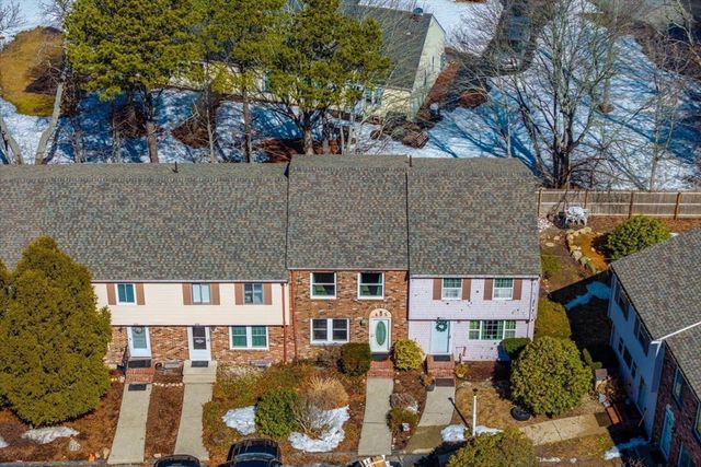 405 Village Dr 405, Bourne, MA 02532