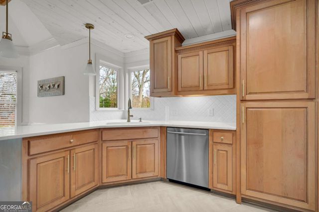 3917 Kilgore Falls Drive, Gainesville, GA 30507