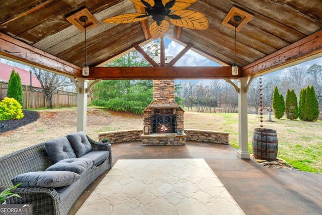 3917 Kilgore Falls Drive, Gainesville, GA 30507