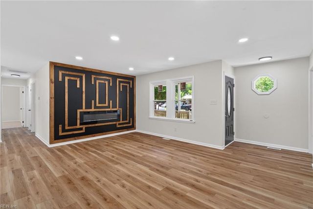 109 Fischer DR, Newport News, VA 23608