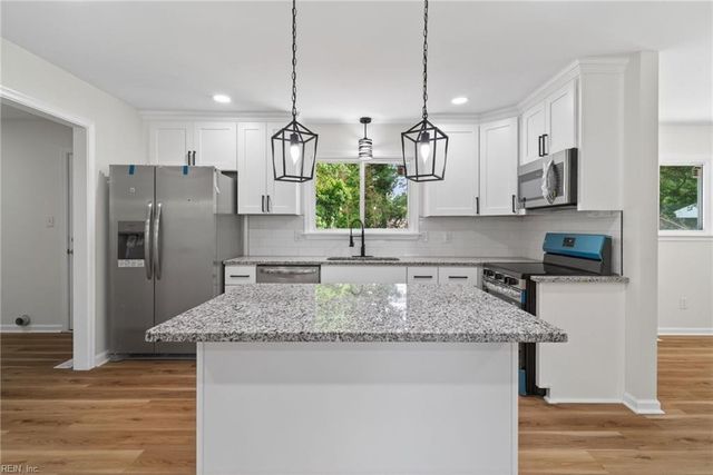 109 Fischer DR, Newport News, VA 23608