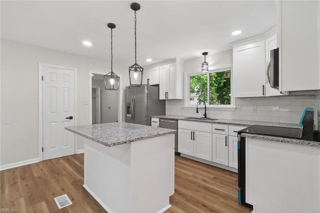 109 Fischer DR, Newport News, VA 23608