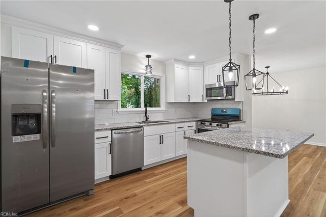 109 Fischer DR, Newport News, VA 23608