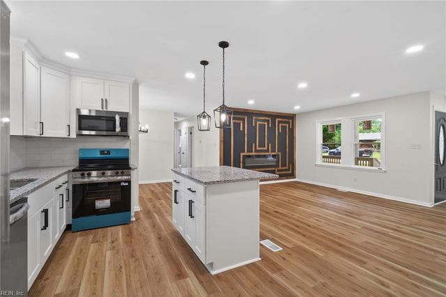 109 Fischer DR, Newport News, VA 23608