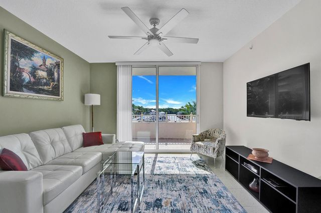 100 NE 6th Street 203, Boynton Beach, FL 33435
