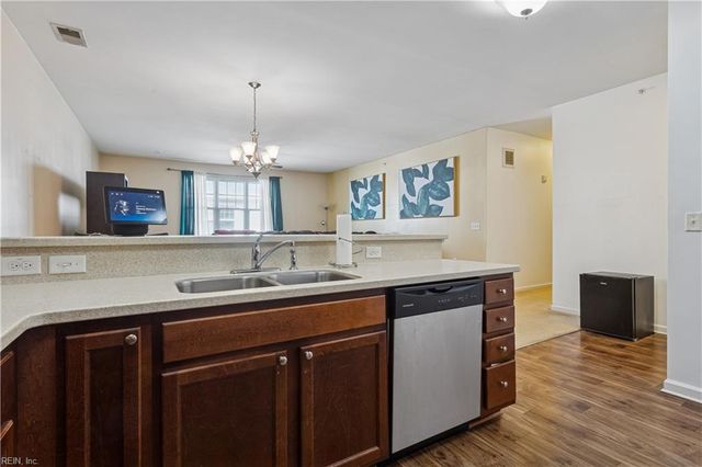 4316 Hillingdon Bnd Apt 304, Chesapeake, VA 23321