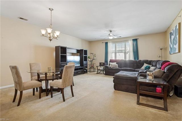 4316 Hillingdon Bnd Apt 304, Chesapeake, VA 23321