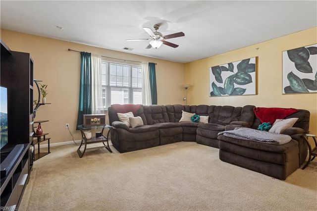 4316 Hillingdon Bnd Apt 304, Chesapeake, VA 23321