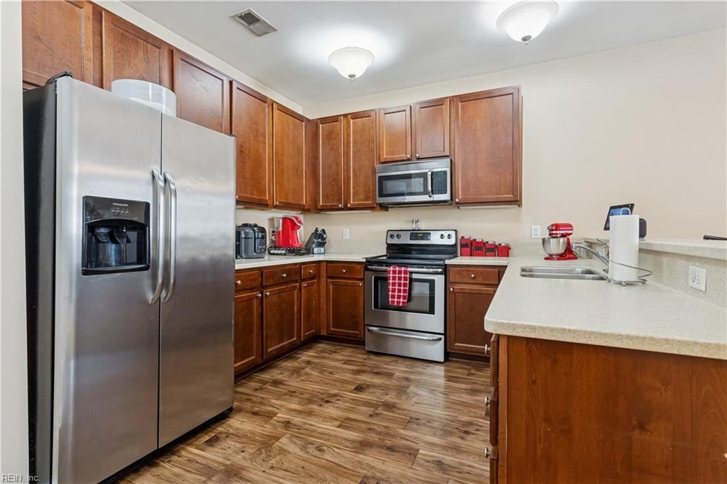 4316 Hillingdon Bnd Apt 304, Chesapeake, VA 23321