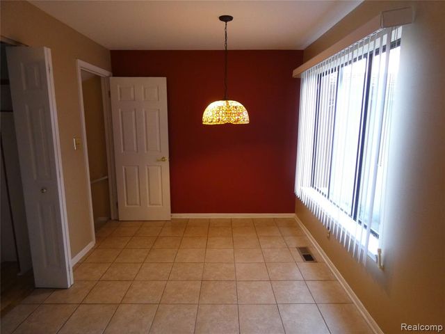 7122 Pebble Park Drive, West Bloomfield, MI 48322