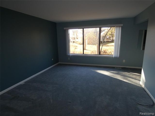 7122 Pebble Park Drive, West Bloomfield, MI 48322