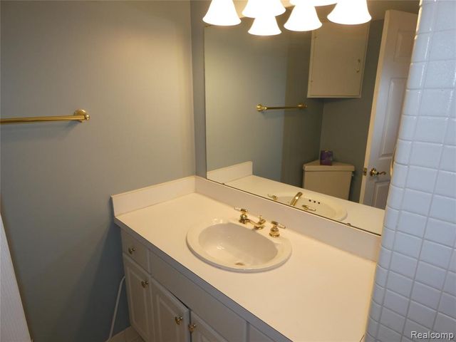 7122 Pebble Park Drive, West Bloomfield, MI 48322