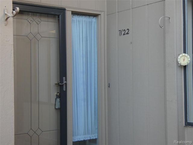 7122 Pebble Park Drive, West Bloomfield, MI 48322