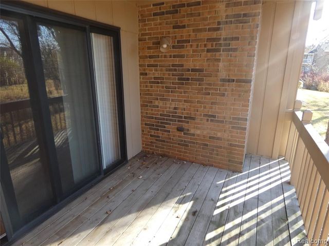 7122 Pebble Park Drive, West Bloomfield, MI 48322