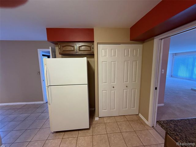 7122 Pebble Park Drive, West Bloomfield, MI 48322