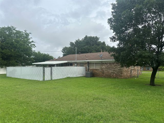1916 11th Street, Mineral Wells, TX 76067