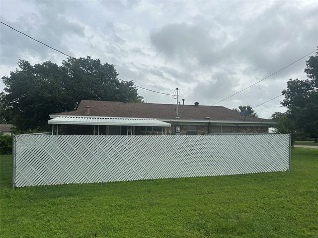 1916 11th Street, Mineral Wells, TX 76067