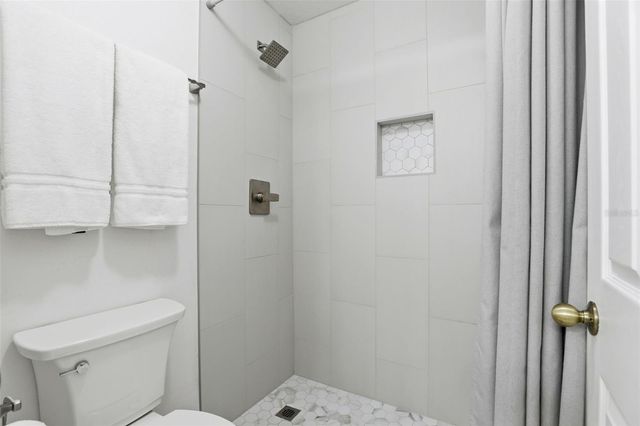 825 BELHAVEN DRIVE, Orlando, FL 32828