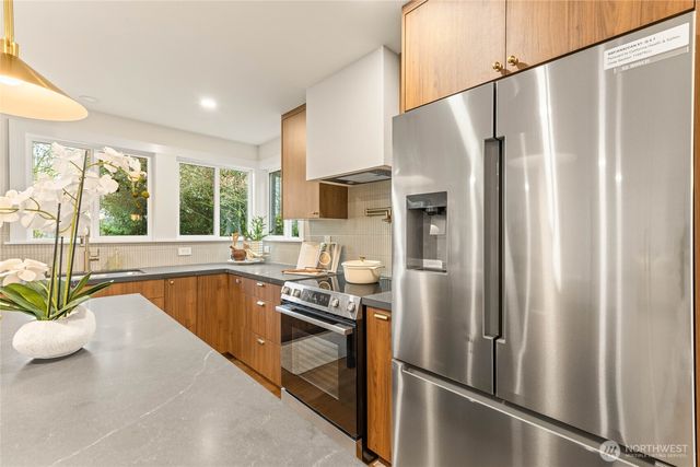 13125 NE 128TH Place, Kirkland, WA 98034