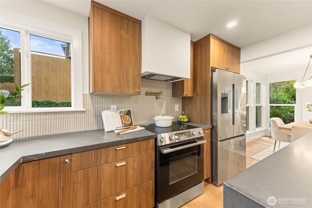 13125 NE 128TH Place, Kirkland, WA 98034