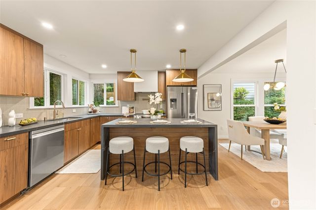 13125 NE 128TH Place, Kirkland, WA 98034