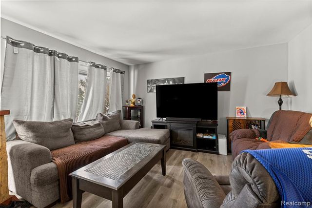 8953 William Street, Taylor, MI 48180