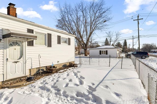 8953 William Street, Taylor, MI 48180