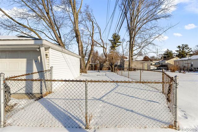 8953 William Street, Taylor, MI 48180