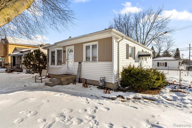 8953 William Street, Taylor, MI 48180