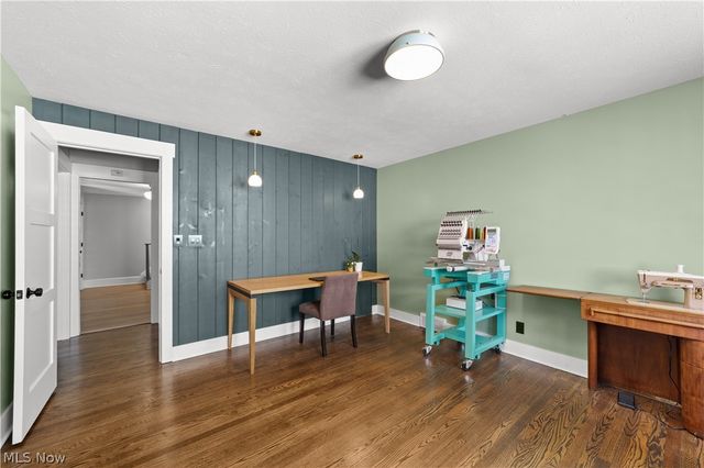 19125 E Shoreland Avenue, Rocky River, OH 44116