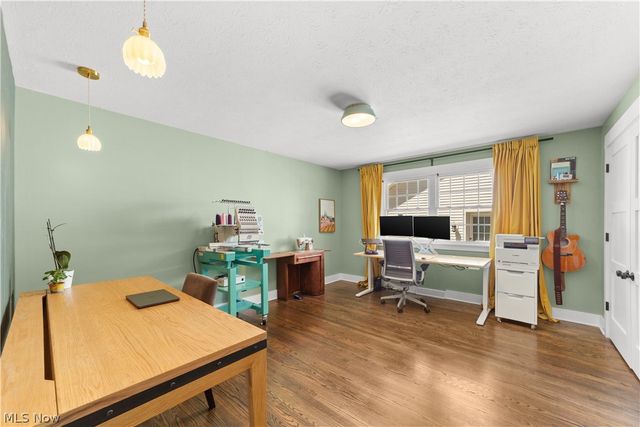 19125 E Shoreland Avenue, Rocky River, OH 44116