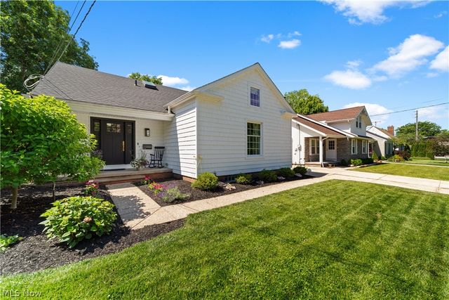 19125 E Shoreland Avenue, Rocky River, OH 44116